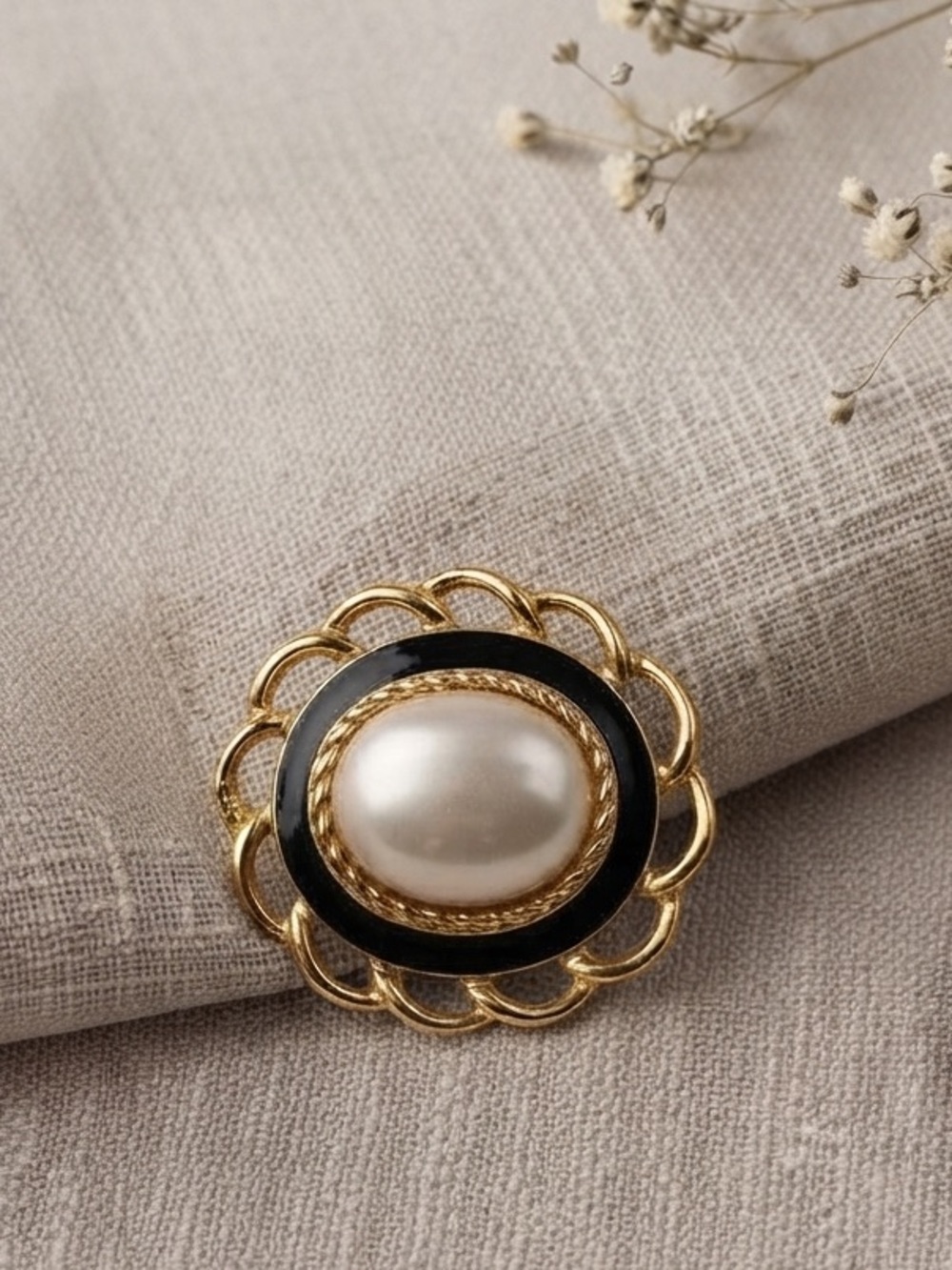 Vintage Gold Tone Faux Pearl & Black Enamel Scalloped Brooch